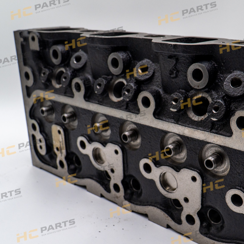 JCB Engine head ISUZU 4BG1 - MAGURO