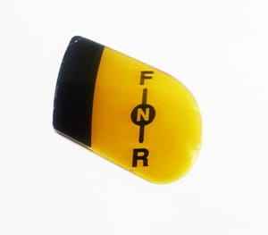 V32685200 Эмблема