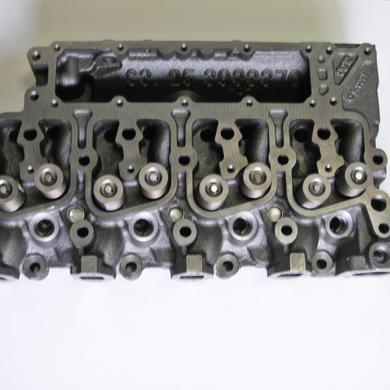 Головка в сборе Komatsu PW130 (S4D102E - 1 )