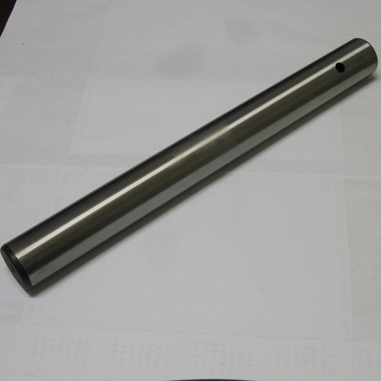 Штифт переднего моста Fermec 860 / 2004