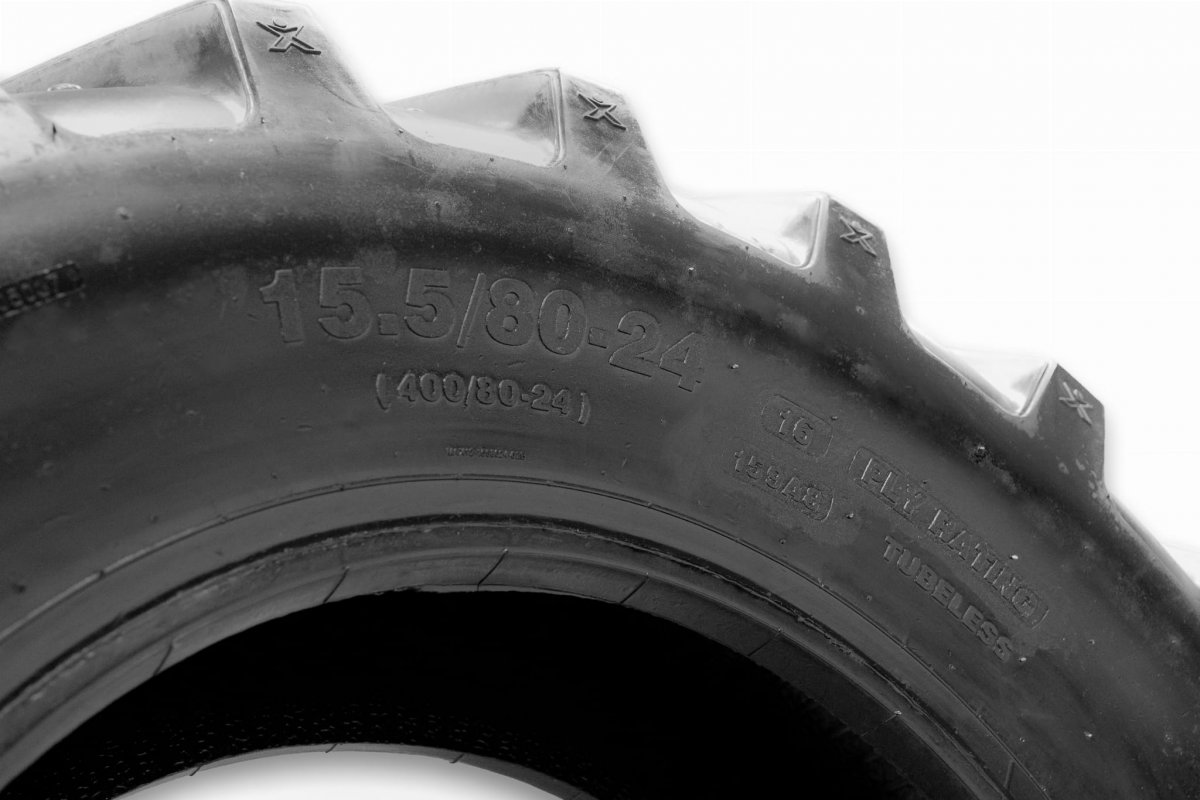 Шина 15.5/80-24 MAXAM 16pr для экскаватора-погрузчика JCB 3CX, CAT