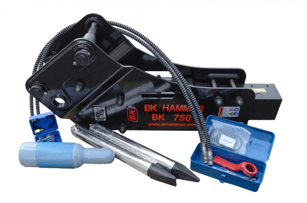Гидравлический молоток BK HAMMER 750 для экскаватора-погрузчика CAT 428, 432